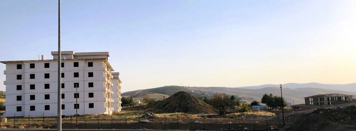 Siirt'te İnşaatı Duran Cezaevinin Durumu Ne Olacak? Çalışanlar ve Hükümlü Yakınları Mağdur...