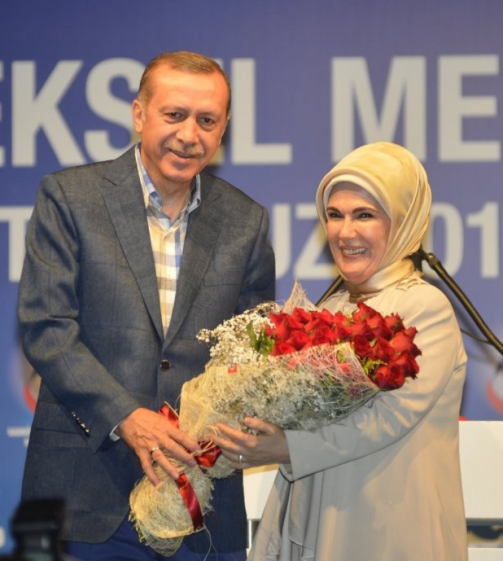 Emine Erdoğan'ın Kızlık Soyadı Nedir? İşte Siirtli Emine Erdoğan Hakkında Az Bilinenler...