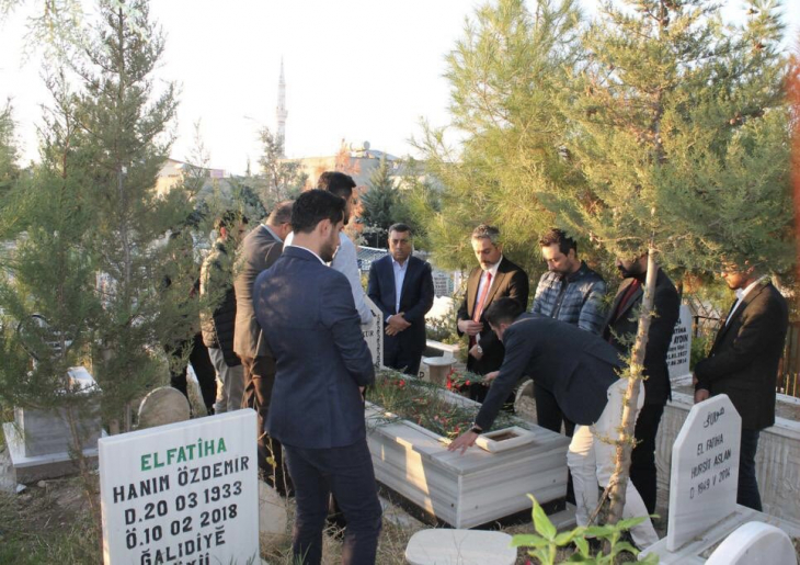 Siirt'te Öldürülen Avukat Mezarı Başında Anıldı
