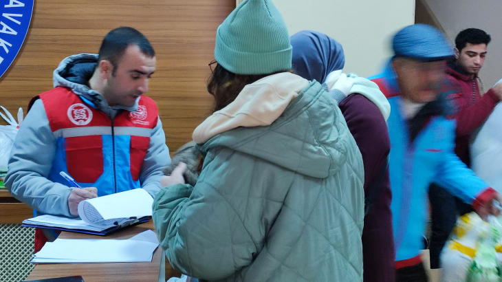 Siirt Halkı Tek Yürek Oldu! Deprem Bölgesine Yardım ve Destekler Artarak Devam Ediyor