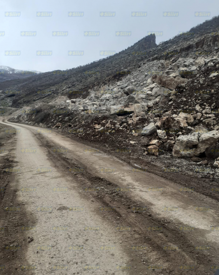 Siirt'te İş Makineleri Köy Yolunu Istıraba Çevirdi! 5 Köyün Halkı Yetkililere Seslendi