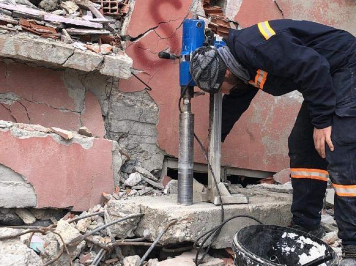 İlk rapor bakanlığa sunuldu! Adıyaman'daki binalar, betonda kullanılan büyük taşlar yüzünden göçmüş