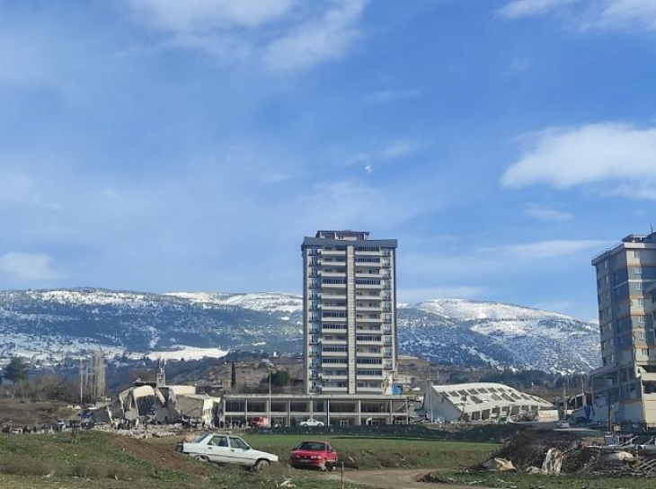 Yaptığı inşaatlar depremde yıkılan Şahin Avşaroğlu, AK Parti İlçe Başkanlığı görevinden alındı