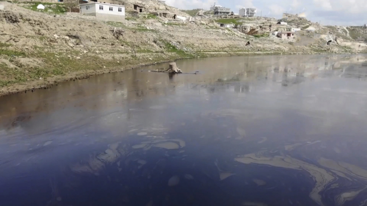 Batman Çayı ve Dicle Nehri'ne ham petrol sızdı