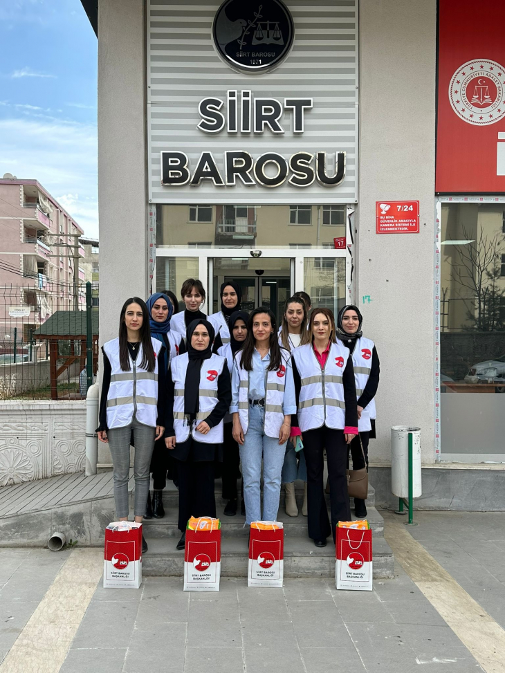 Siirt Barosu Kadınlar Gününde Kentteki Depremzedeleri Unutmadı