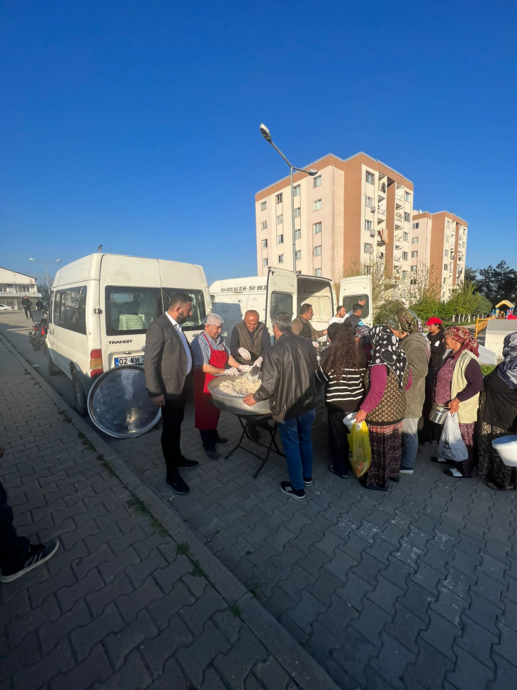 Siirtli İş İnsanı Adıyaman'da  3 Bin Depremzedeye İftar Verdi