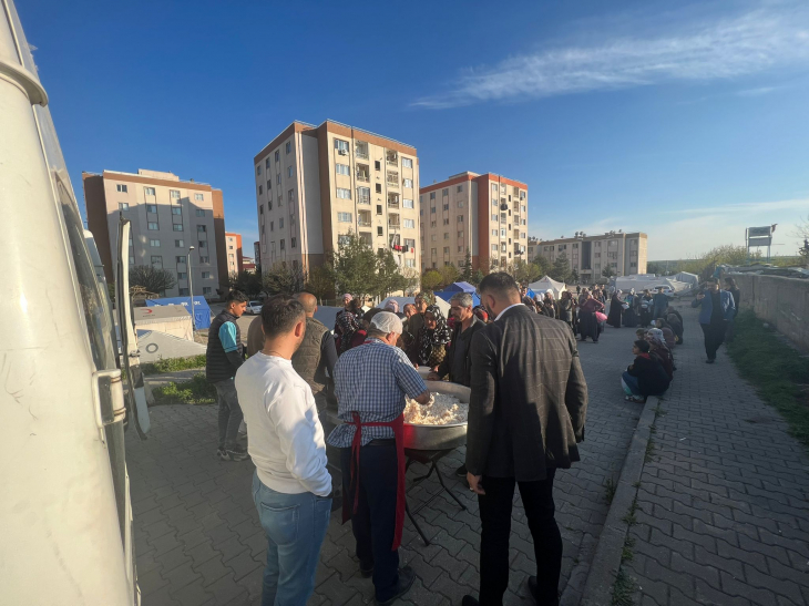 Siirtli İş İnsanı Adıyaman'da  3 Bin Depremzedeye İftar Verdi