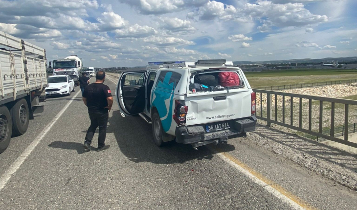 Deprem Bölgesinden Dönen Siirt UMKE Ekibi Kaza Yaptı: 4 Sağlık Personeli Yaralı