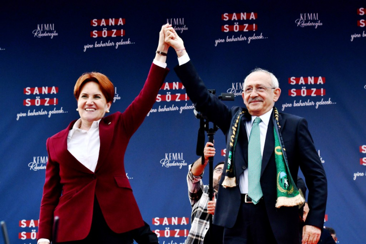 İYİ PARTİ GENEL BAŞKANI MERAL AKŞENER KOCAELİDE VATANDAŞLARA SESLENDİ 'İNSANIN EVİNDE OLMASI KADAR GÜZEL BİR ŞEY YOKTUR'