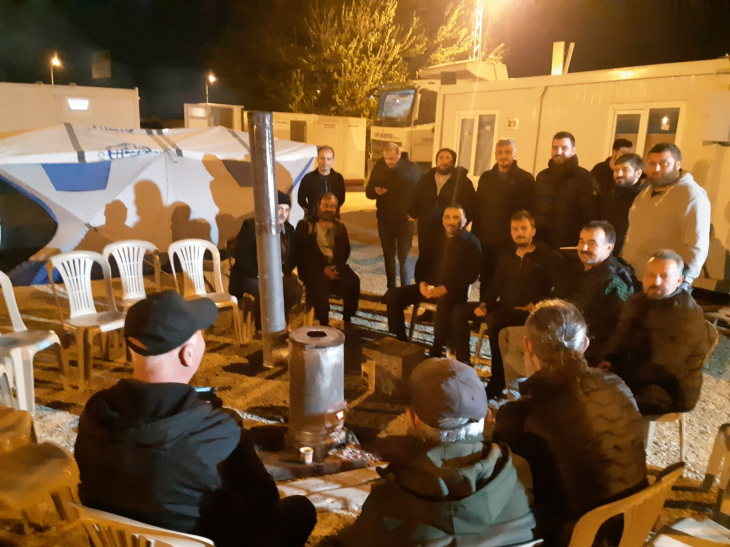 Siirt Belediyesi Ekipleri Deprem Bölgesinde Gece Gündüz Çalışıyor! Artı Siirt Deprem Bölgesinde Çalışmaları Görüntüledi