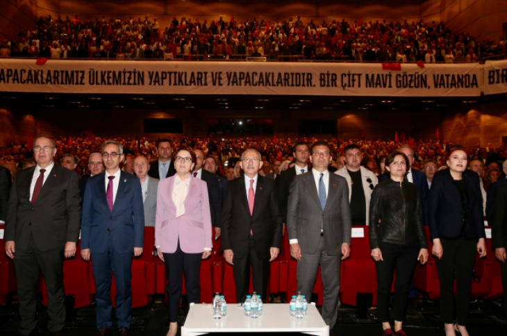 Celal Şengör, Meral Akşener'e sarılarak hüngür hüngür ağladı