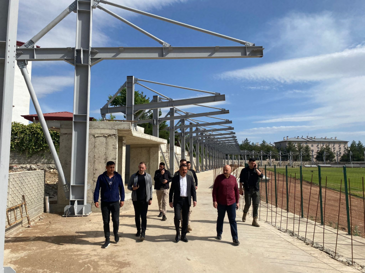 Vali Hacıbektaşoğlu, Atatürk Stadyumunda İncelemelerde Bulundu