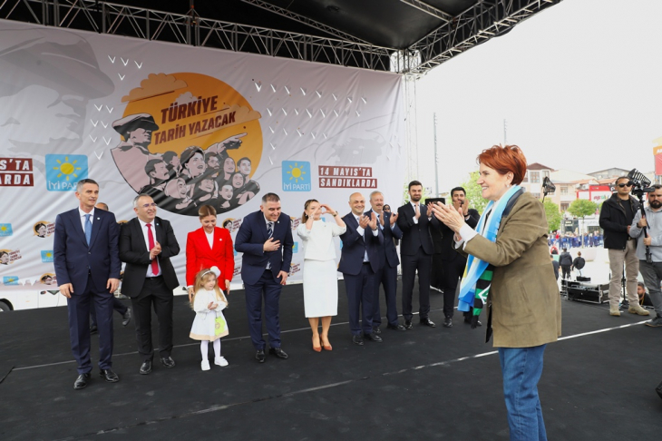 İYİ Parti Genel Başkanı Meral Akşener Sakarya'da Vatandaşlara Seslendi