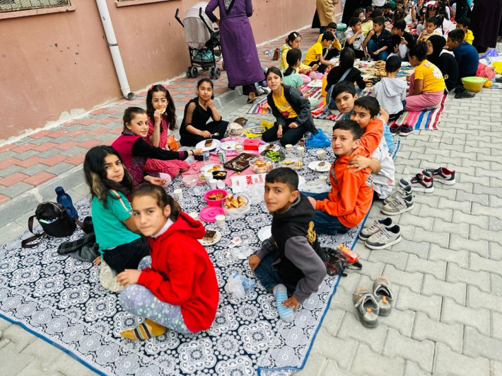 Siirt Cumhuriyet ilköğretim okulunda düzenlenen bahar şenlikleri renkli görüntülere sahne oldu