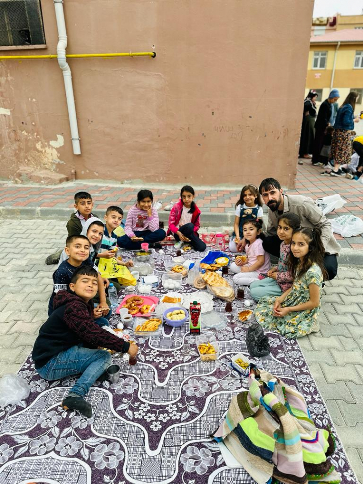 Siirt Cumhuriyet ilköğretim okulunda düzenlenen bahar şenlikleri renkli görüntülere sahne oldu