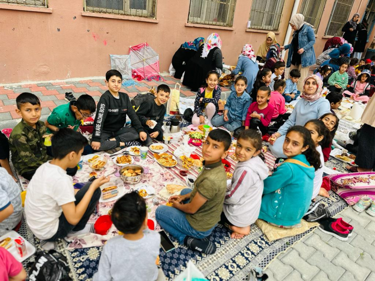 Siirt Cumhuriyet ilköğretim okulunda düzenlenen bahar şenlikleri renkli görüntülere sahne oldu