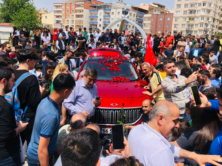 Türkiye'nin yerli otomobili Togg, Siirt'te tanıtıldı