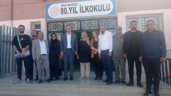 Yeşil Sol Parti Siirt Milletvekili Adayı Tuncer Bakırhan oyunu kullandı