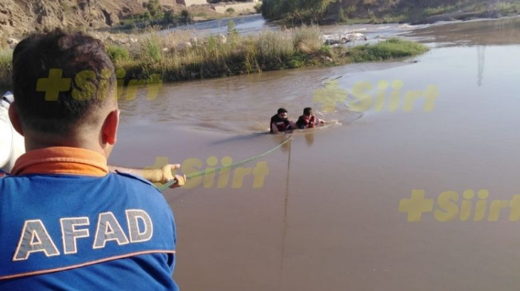 Siirt'te Akıntıya Kapılan Çocuk Kezer Çayı'nın Ortasındaki Adacıkta Mahsur Kaldı