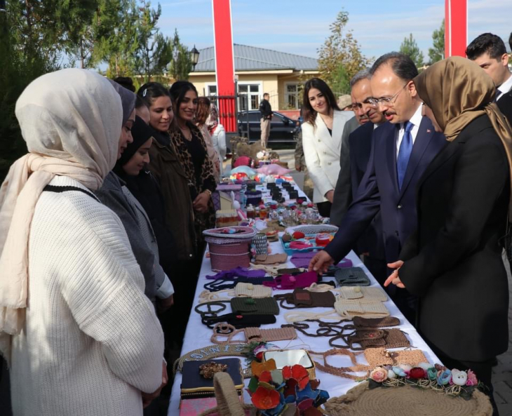 Vali Kızılkaya, Engelsiz Yaşam Bakım, Rehabilitasyon ve Aile Danışma Merkezini Ziyaret Etti