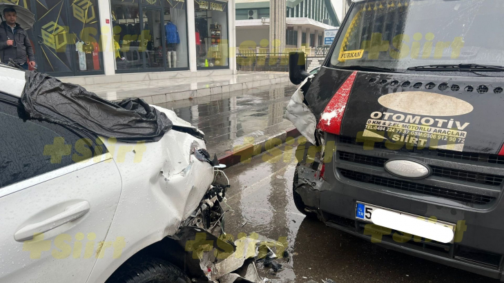 Siirt'te transit park halindeki 4 araca çarptı! Araçlarda büyük maddi hasar oluştu