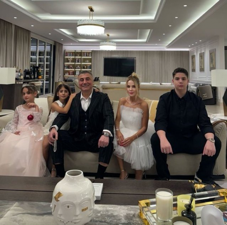 Tüm aile bir arada! Sedat Peker'in yeni fotoğrafı paylaşıldı!