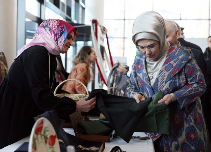 Emine Erdoğan Siirtli kadınlarla bir araya geldi