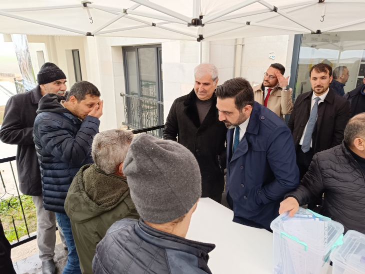 Siirt'te TOKİ Anahtar Teslim Töreninde Şaibe İddiasını Belediye Başkan Adayı Ekrem Olğaç Giderdi