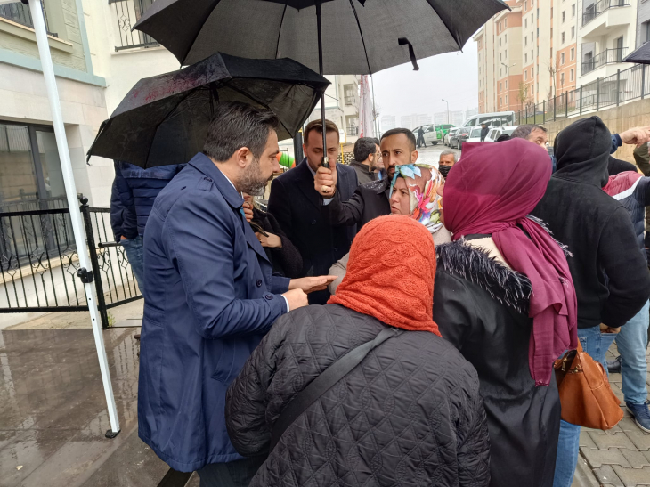 Siirt'te TOKİ Anahtar Teslim Töreninde Şaibe İddiasını Belediye Başkan Adayı Ekrem Olğaç Giderdi