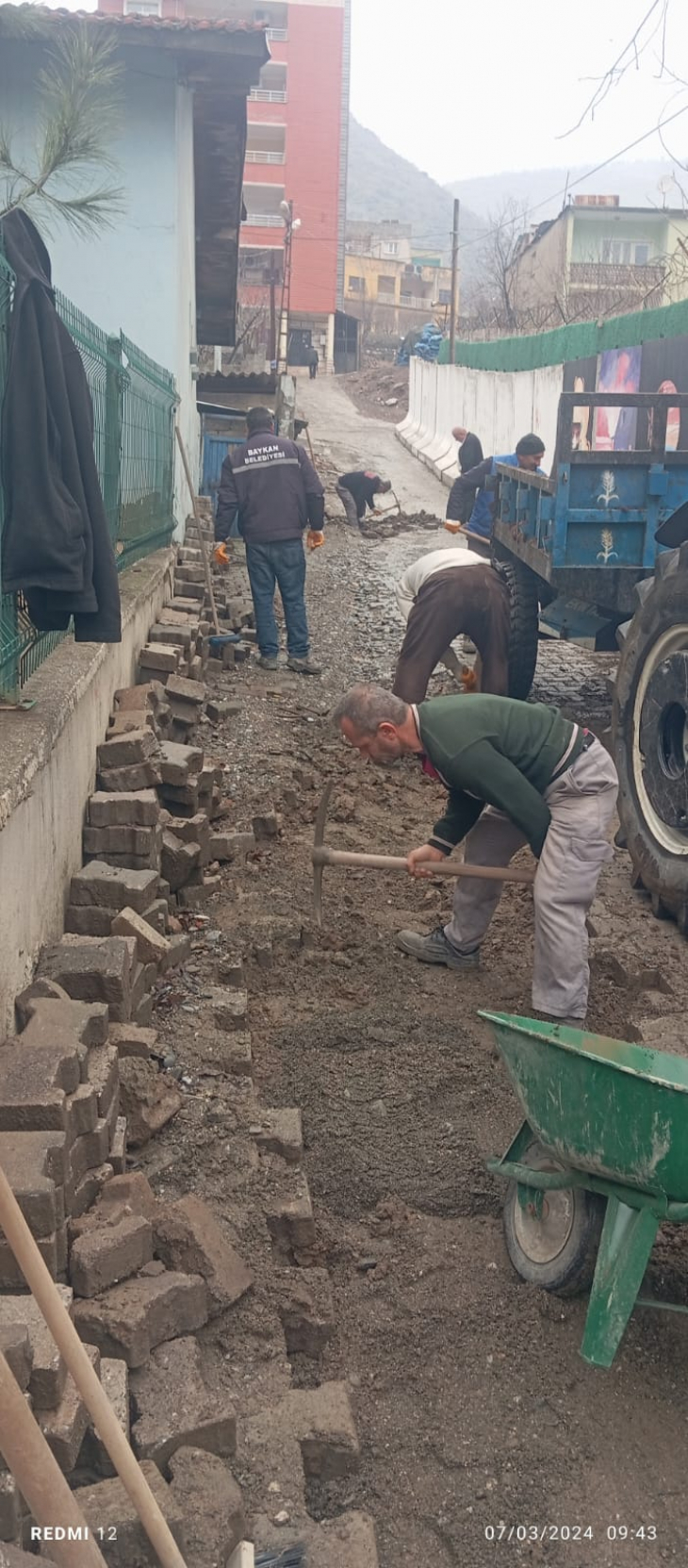 Baykan'da Ara Sokaklarda Kilit Parke Taşı Onarım Çalışmaları