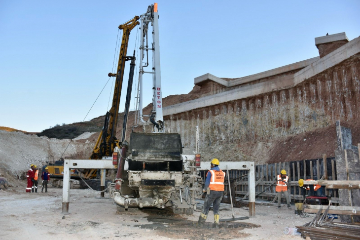 Siirt Valisi Kızılkaya, Pervari ve Kurtalan Karayolunda Süren Çalışmaları Denetledi