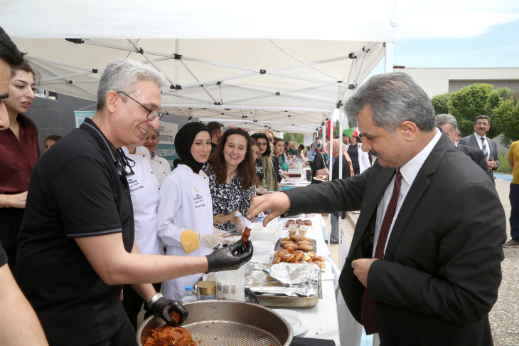 Siirt Üniversitesi'nde 'Gazze İçin Dayanışma Kermesi' Düzenlendi