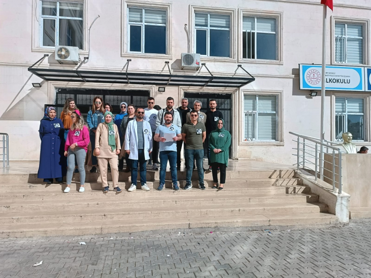 Siirt'te Öğretmenler İlk Dersi Boykot Ederek Saldırıyı Protesto Etti! 