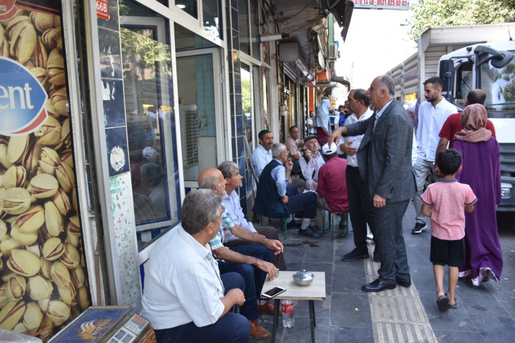 Siirt Belediyesi Kaldırım İşgallerine Karşı Sıkı Denetim Başlattı! Belediye Eşbaşkanı Kaysi Esnafla Birebir Görüştü