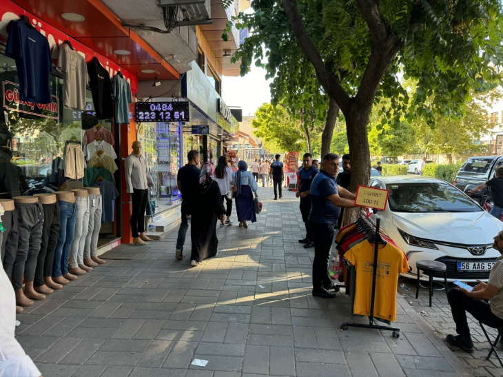 Siirt'te Seyyar Satıcılara Yönelik Denetimler Hız Kesmeden Devam Ediyor