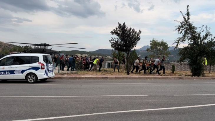 Tunceli'de Zırhlı Araç Şarampole Devrildi: 4 Asker Şehit Oldu