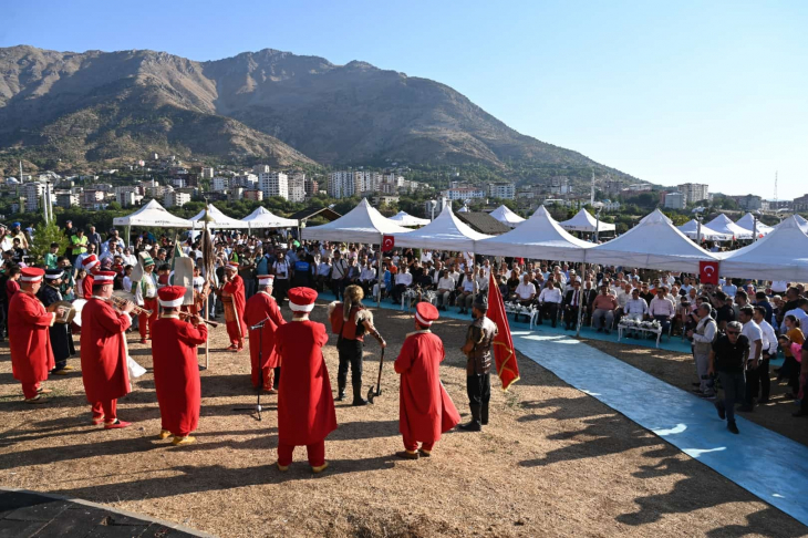 Batman'da Bal Festivali: 1 Kilogram Bal 300 Bin Liraya Satıldı